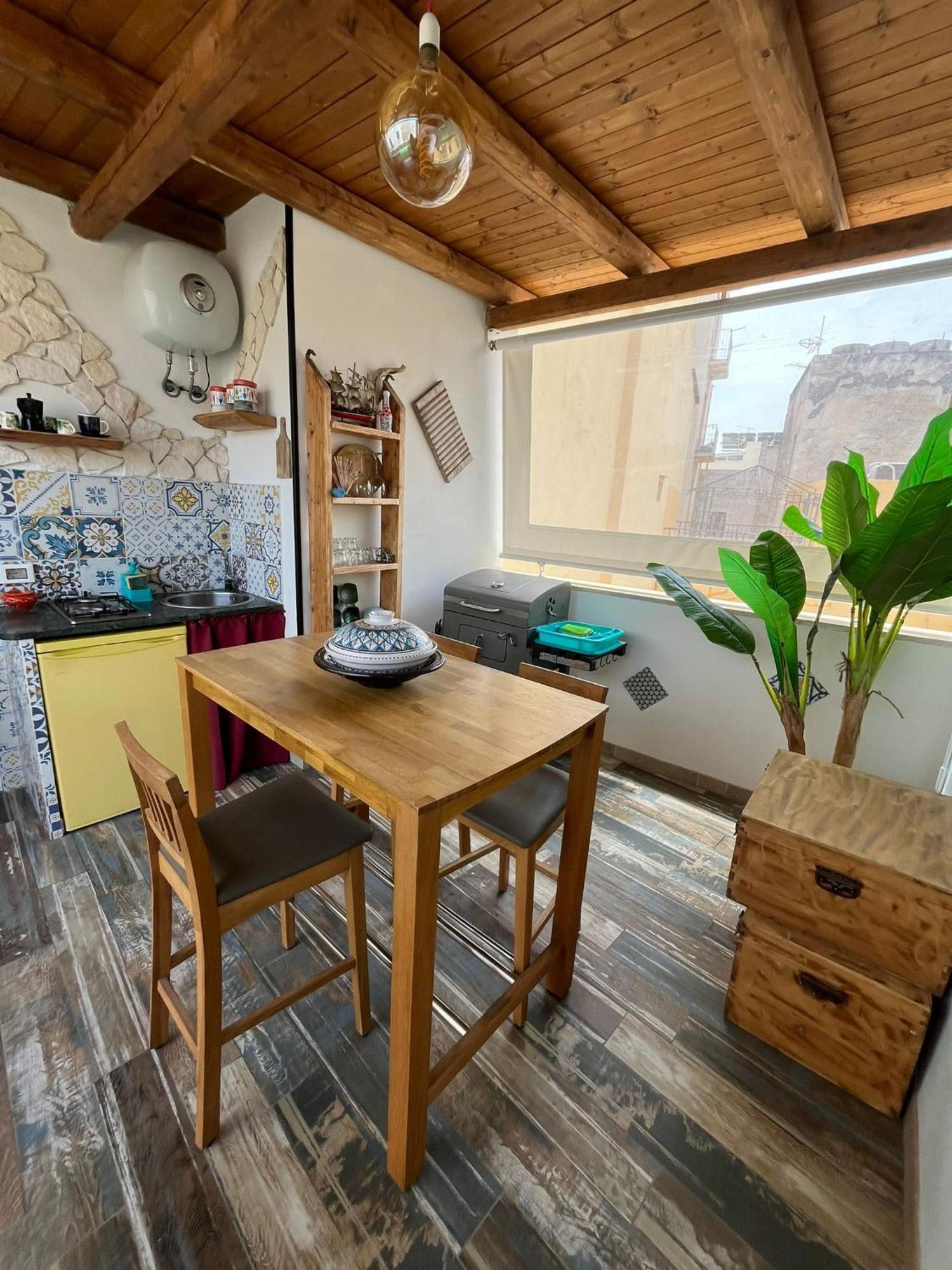Casa Di Dalila Apartment ตราปานี ภายนอก รูปภาพ