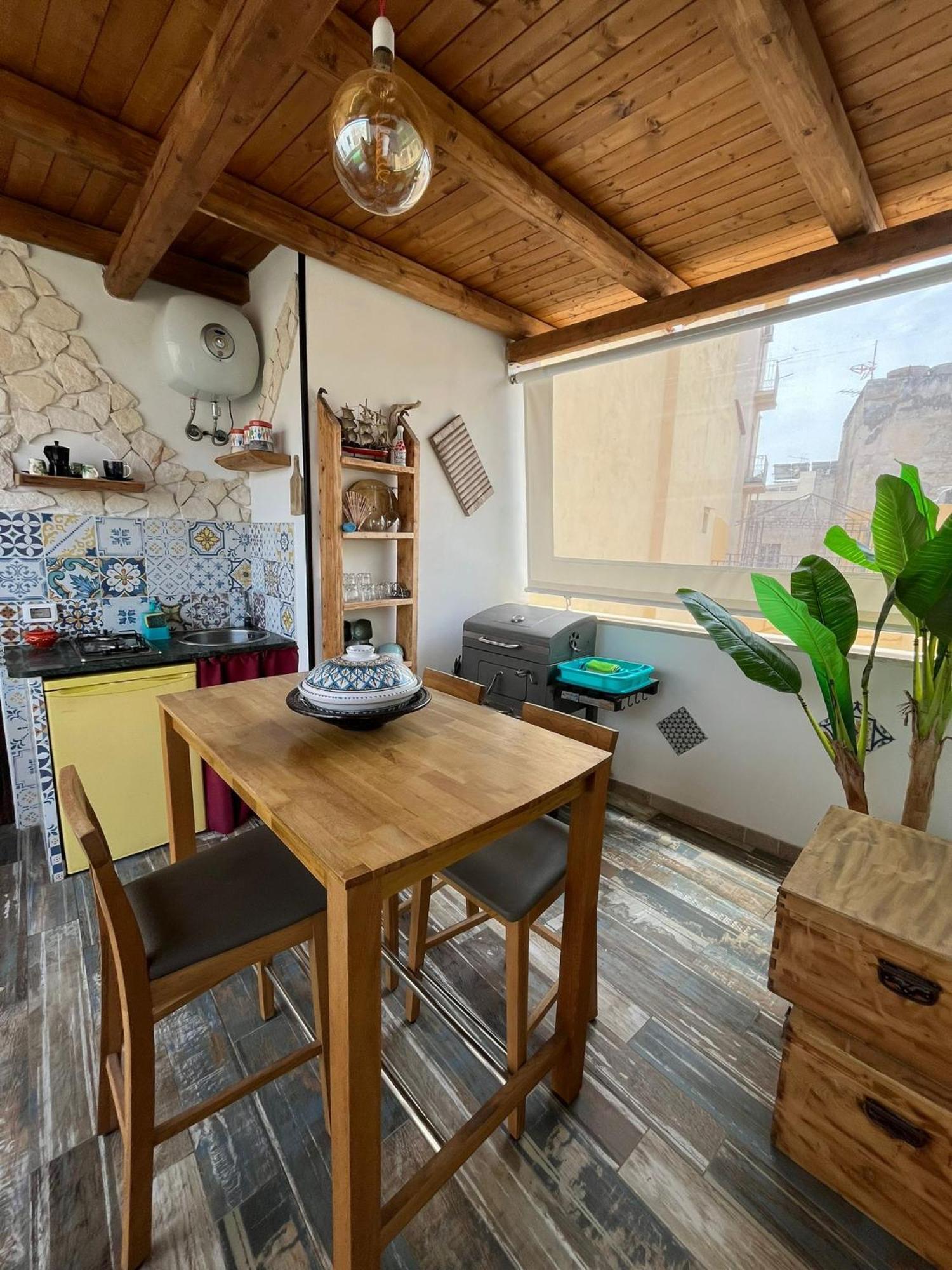 Casa Di Dalila Apartment ตราปานี ภายนอก รูปภาพ